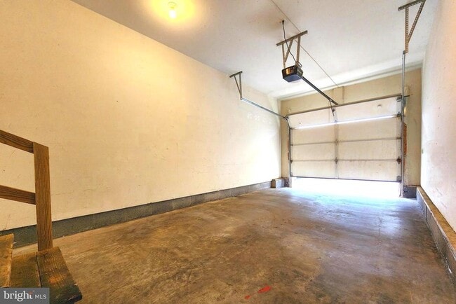 Building Photo - 30 Moriarty St