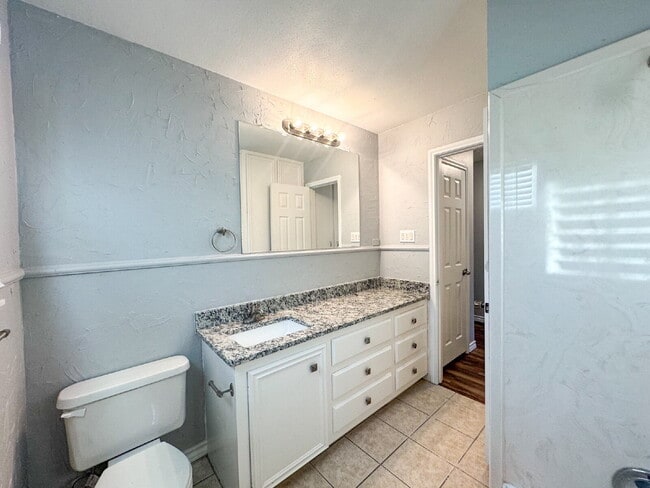 Building Photo - Newly-updated, 3-bedroom near LCU!