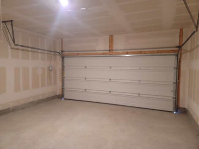 Building Photo - 221 Cordova Xing