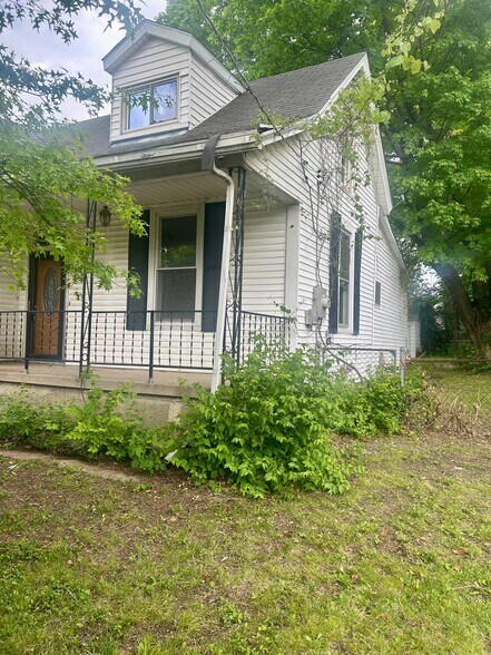 Building Photo - 8824 Huiskamp Ave