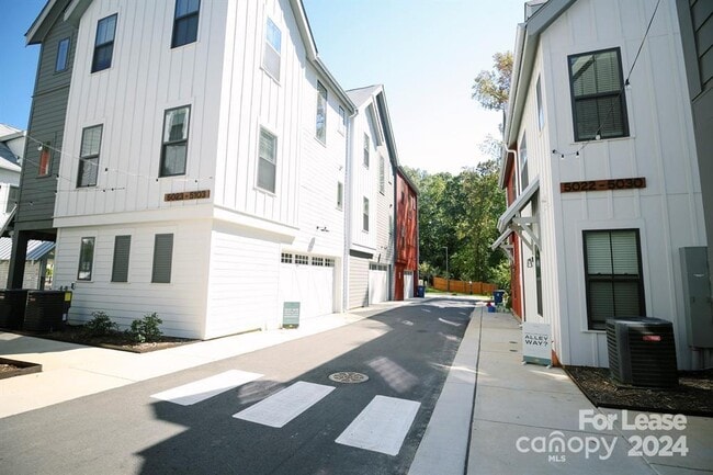 Building Photo - 4106 Anker Haus Drive