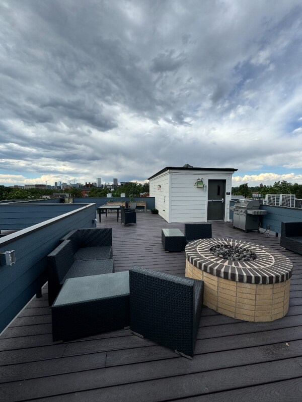 Building Photo - 336 E 1st Ave