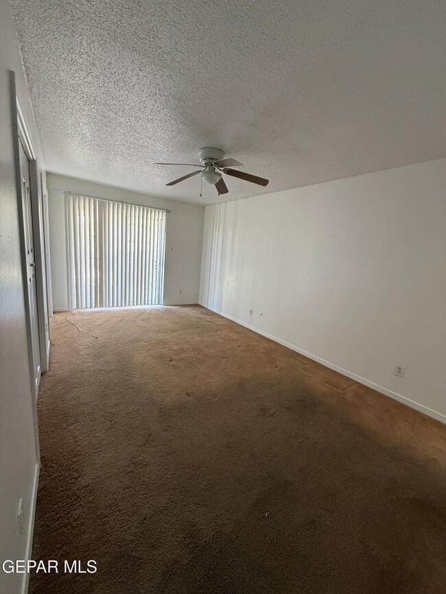 Building Photo - 6828 Escondido Dr