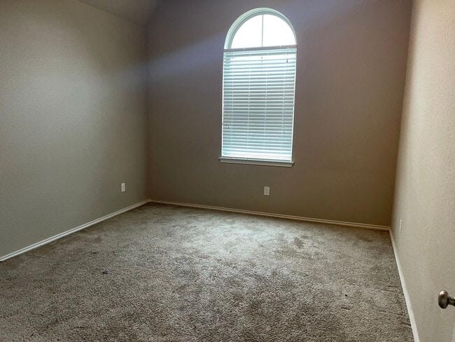 Building Photo - 4 Bedroom/3.5 Bath Kallison Ranch