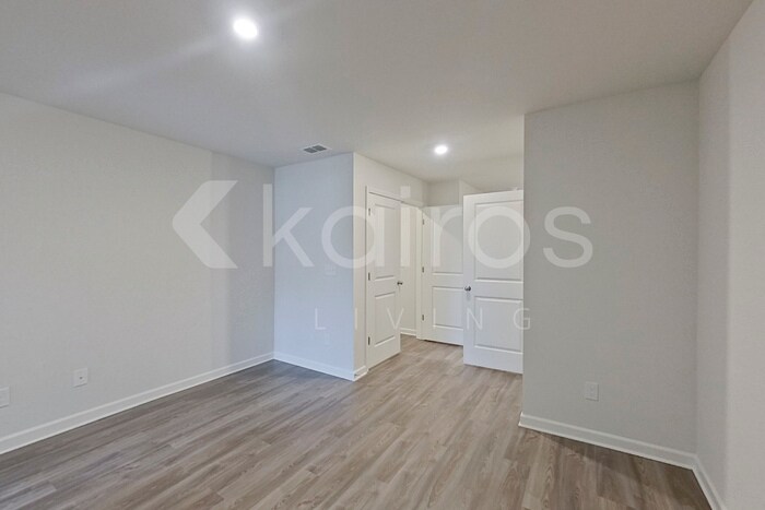 Building Photo - 372 Ironwood Ct