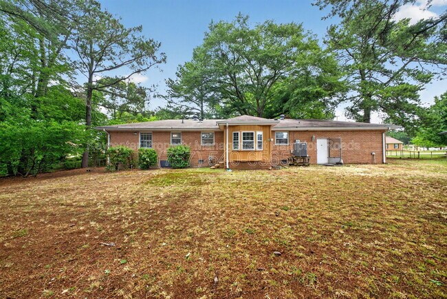 Building Photo - 4503 Leeward Dr
