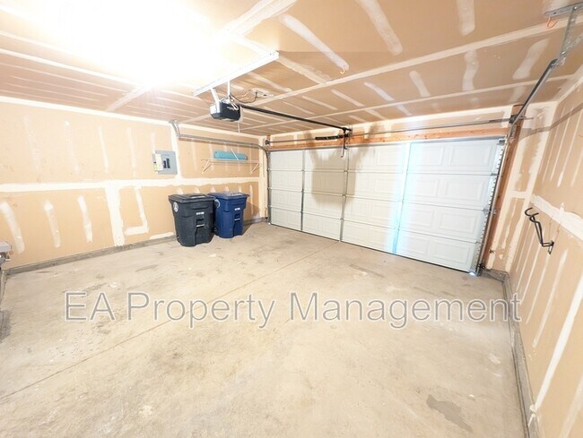 Building Photo - 3301 Schumacher St NW