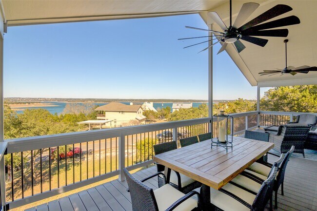 Building Photo - 1526 Lakeside Dr W