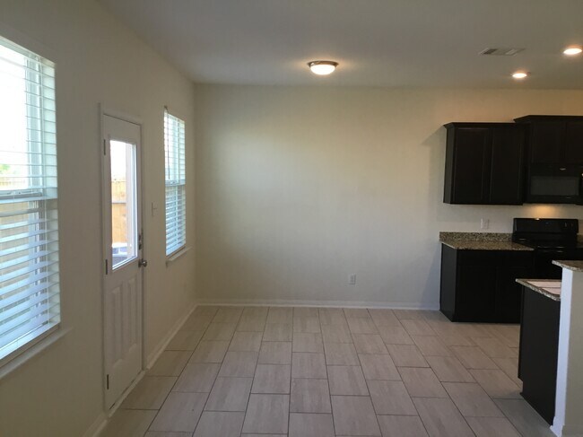 Building Photo - 1657 Amy Dr