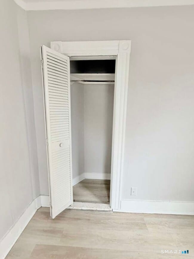 Building Photo - 15 Bassett St