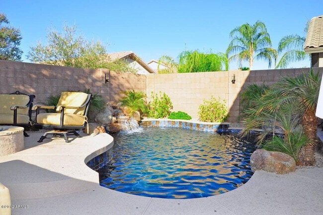 Building Photo - 3713 E Monona Dr