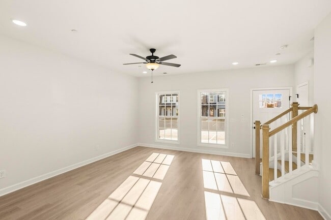 Building Photo - 505 Tappan Private Ln