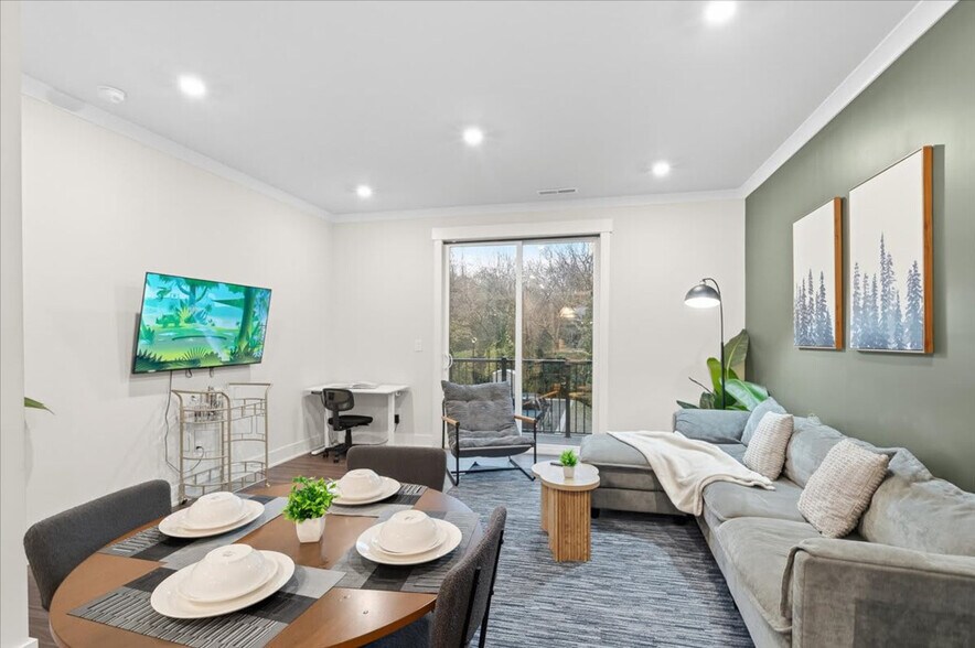 Building Photo - 820 Hamilton St