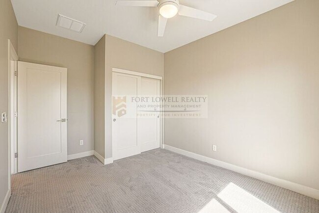 Building Photo - Amazing Rental in Lower Arcadia available ...