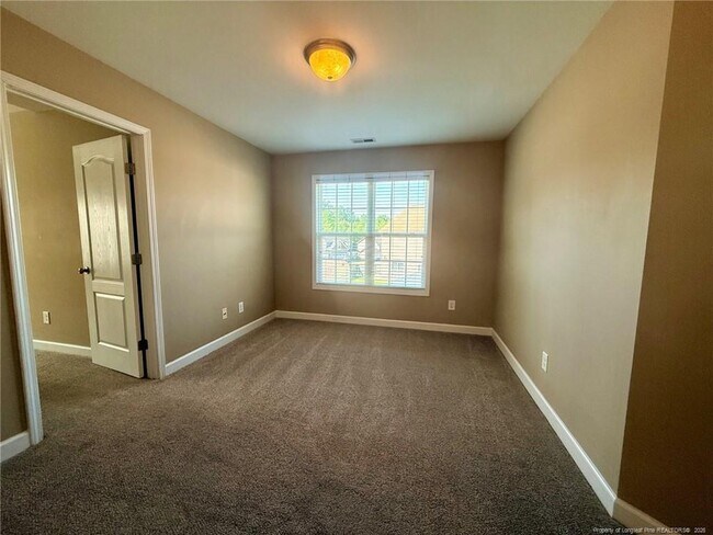 Building Photo - 1820 Shady Knoll Ln