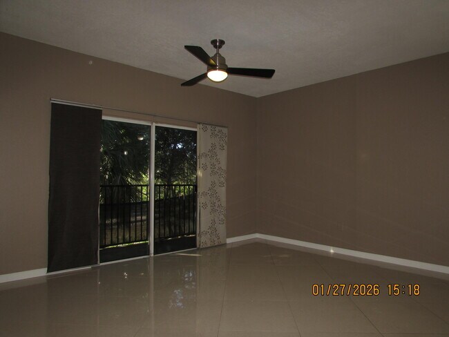 Building Photo - 350 Crestwood Cir