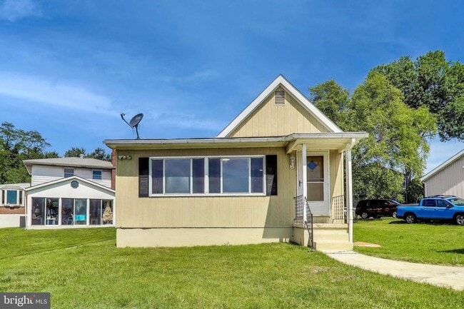 Building Photo - 8349 Bear Creek Dr