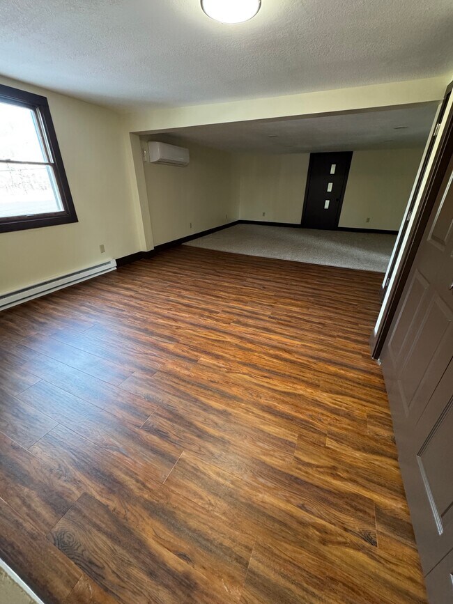 Building Photo - 702 Peer St