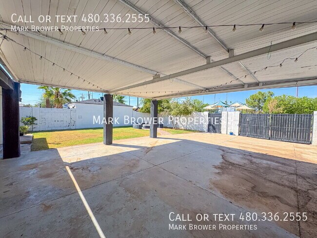 Building Photo - 1230 E Almeria Rd