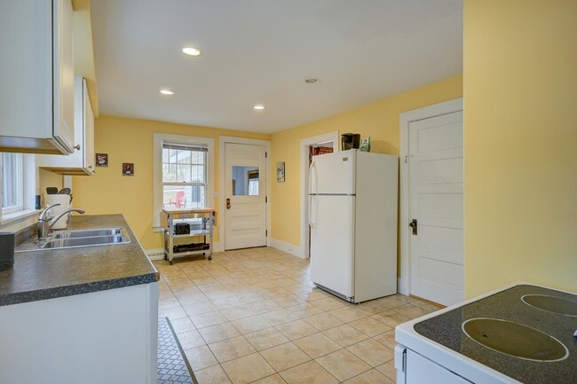 Building Photo - 37 Cranmore Rd