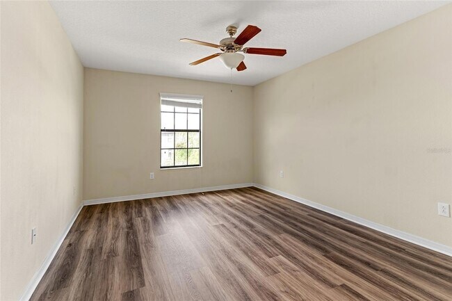 Building Photo - 20008 Date Palm Way