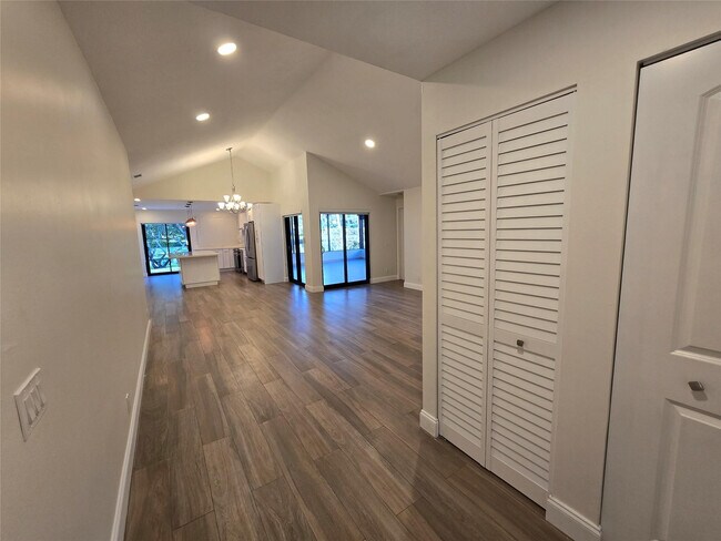 Building Photo - 2177 Montpeliar