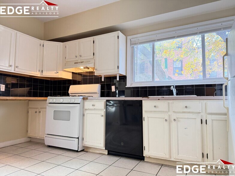 Building Photo - 16 South St