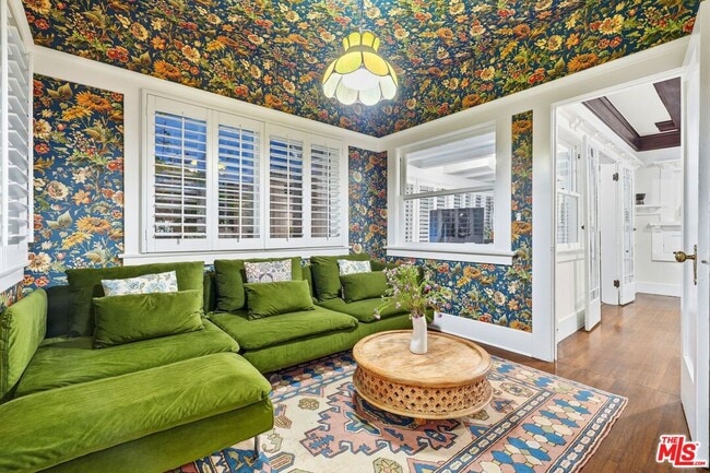 Building Photo - 1458 W 48th St