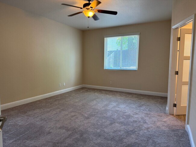 Building Photo - Nicely updated Rocklin home! A must see!