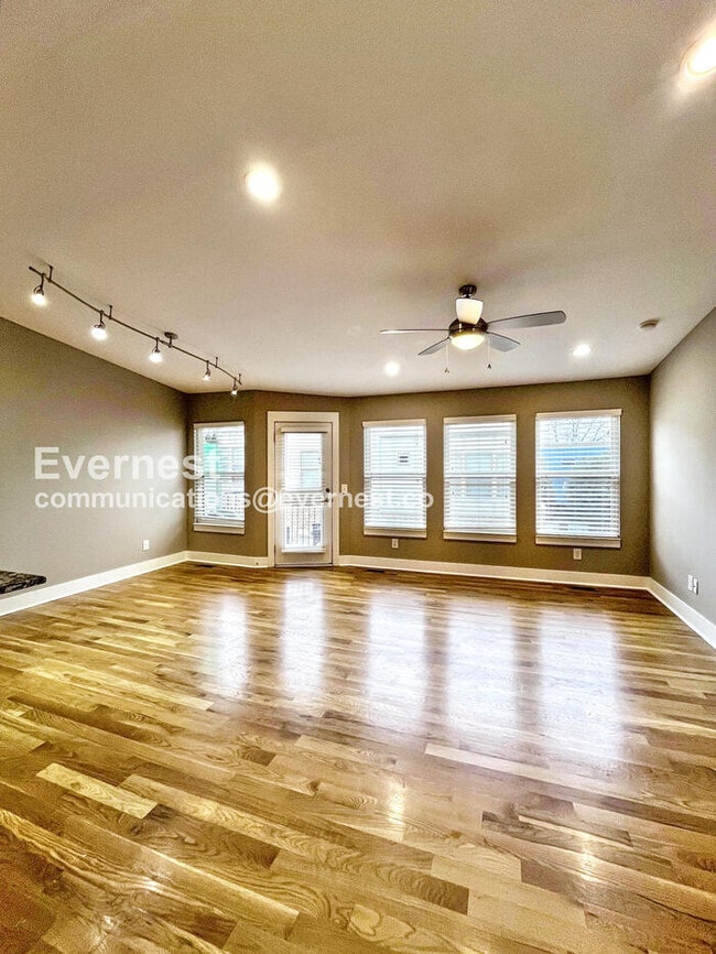 Building Photo - 600 Garfield St