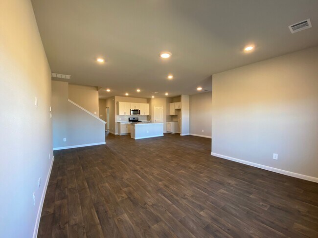 Building Photo - 154 Solitude Dr