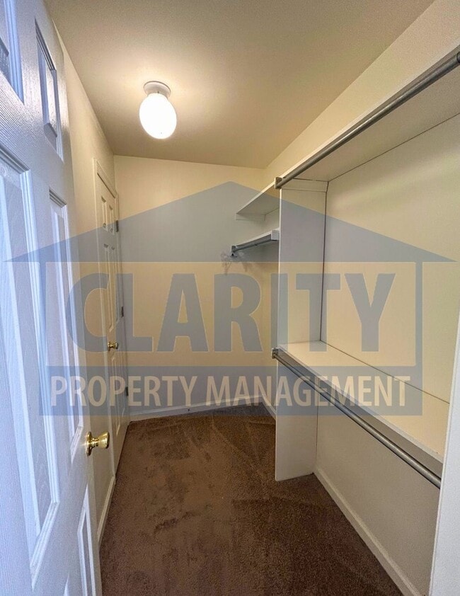 Building Photo - 3-bedroom condo w/ attached garage!