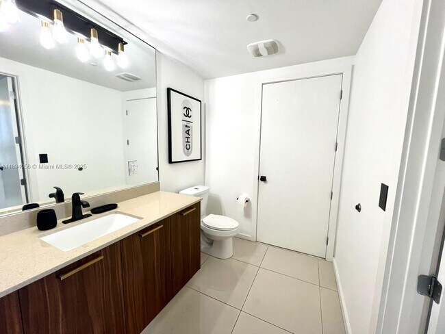 Building Photo - 5300 Paseo Blvd