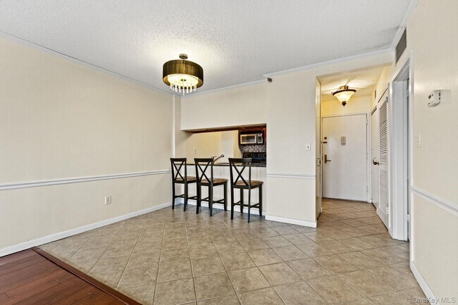 Building Photo - 25 Rockledge Ave