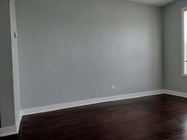 Building Photo - 1413 W 66th St