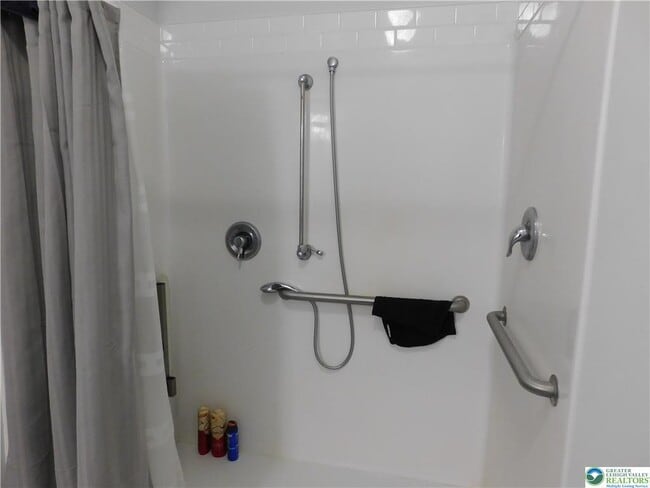 Building Photo - 1047 Cetronia Rd