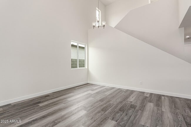 Building Photo - 949 E Desert Ln