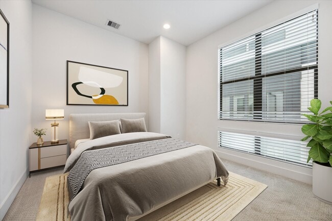 Building Photo - 1120 Ennis St