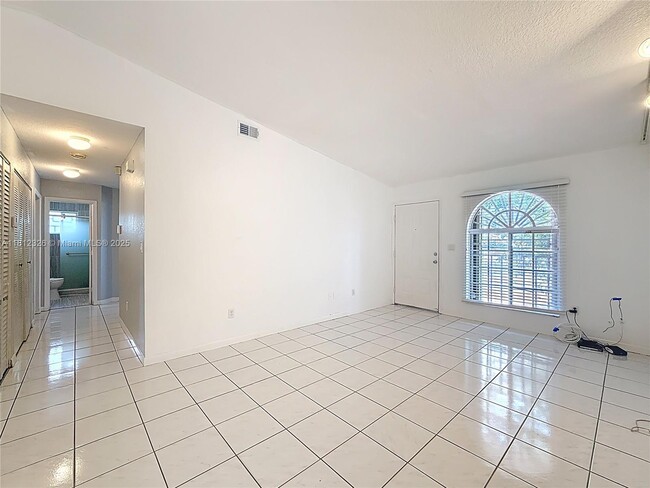 Building Photo - 17372 NW 76th Ct