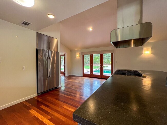 Building Photo - 1146 Ragatz Ln