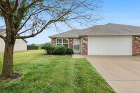 Building Photo - 3 bdrm 2 bath - Grain Valley