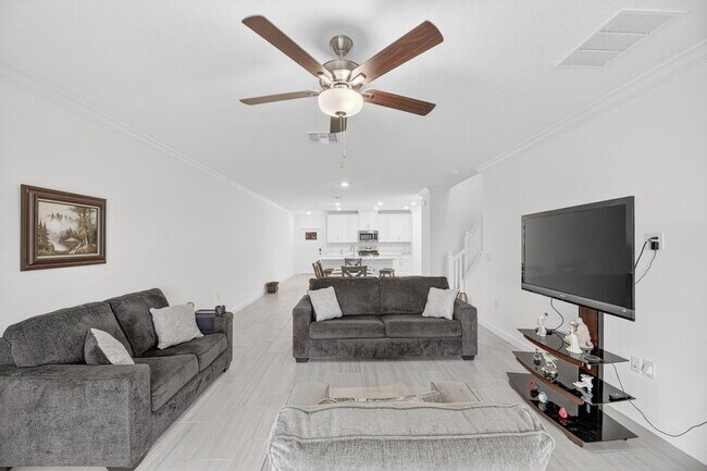 Building Photo - 17334 Holly Wl Ave