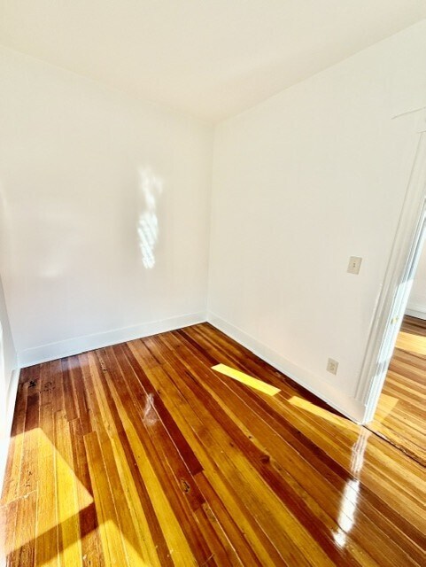 Building Photo - 9 Thacher Ct