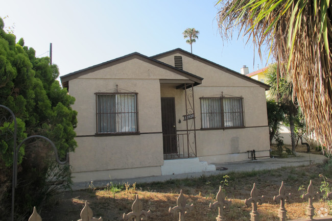 Primary Photo - 10920 Aletta Ave