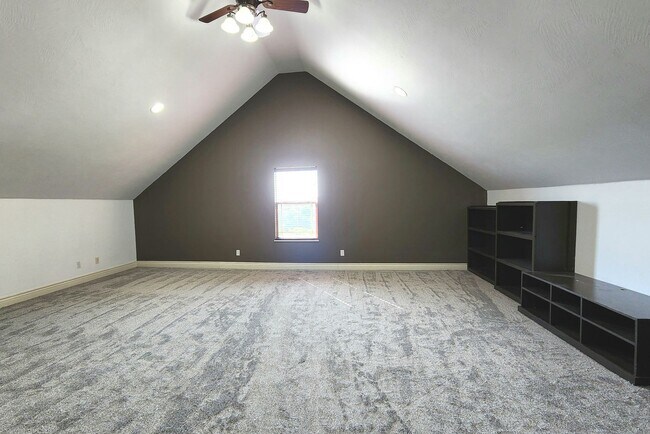 Building Photo - -NIXA- 5 bed 3 bath Home | TWO Large Maste...