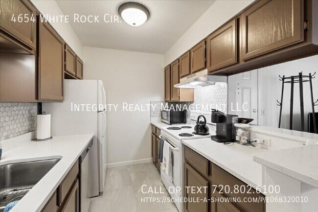 Building Photo - 4654 White Rock Cir