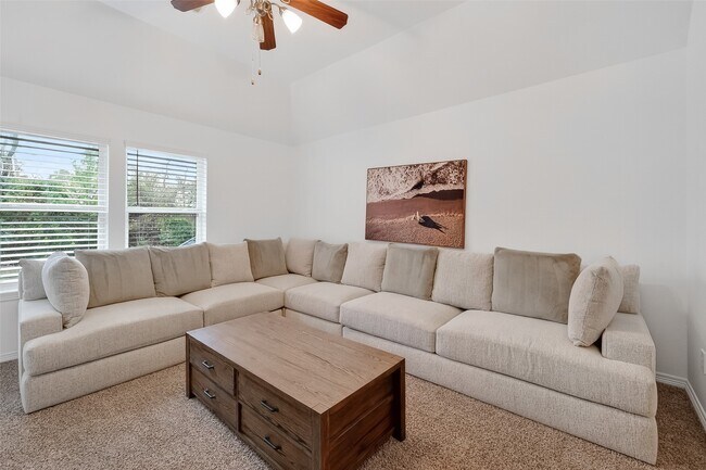 Building Photo - 66 S Longsford Cir