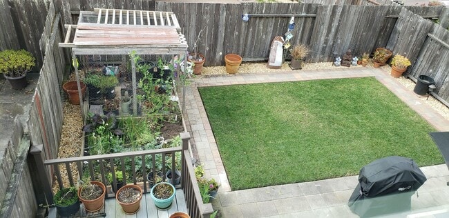 Building Photo - Excellent 3 Bed/2.5 Bath Mountain Shadows Town-home / Water Included, Co-Signor OK, Pets Considered