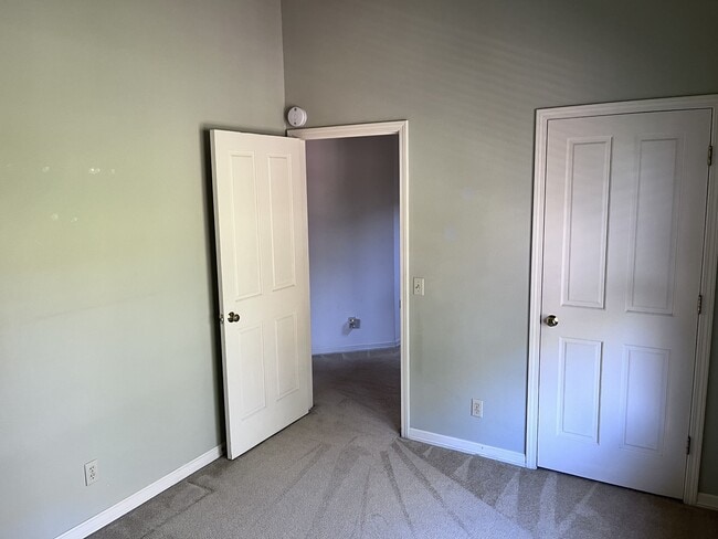 Building Photo - 623 Seabright Ave