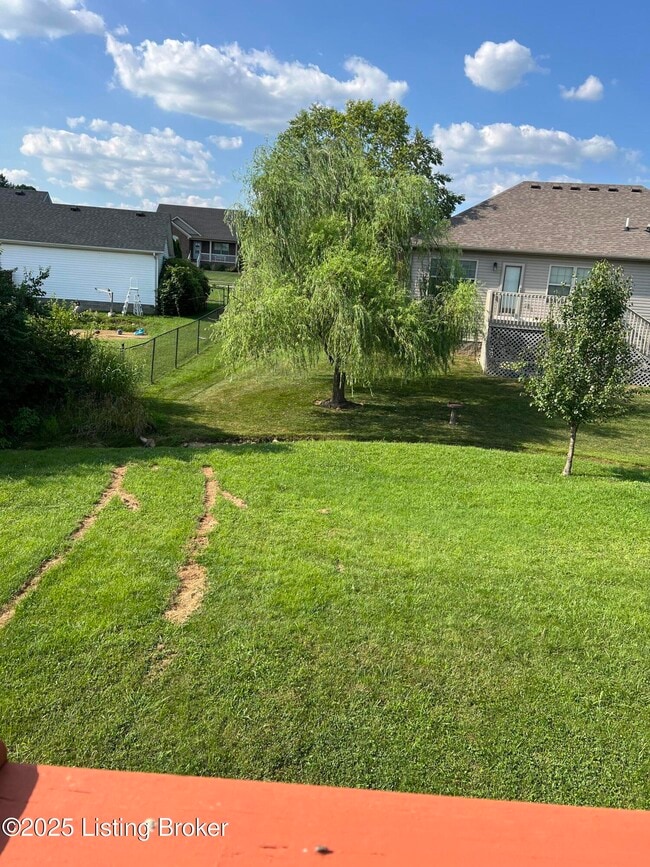Building Photo - 220 Meadowcrest Dr